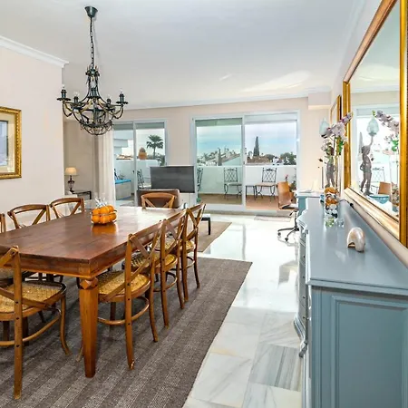 Andalusian Elegance In El Paraiso With 360 Views Over Sea And Mountains 公寓