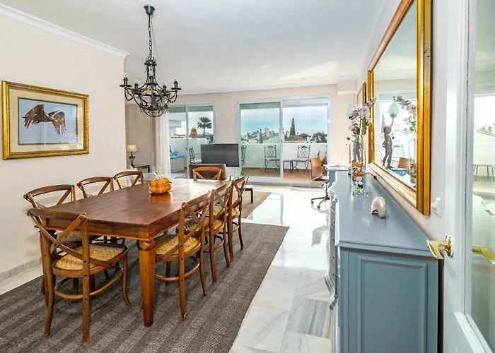 Andalusian Elegance In El Paraiso With 360 Views Over Sea And Mountains Апартаменты