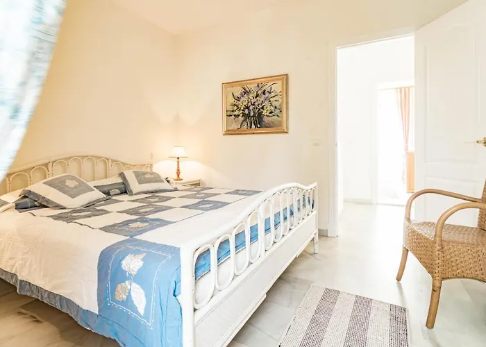 Andalusian Elegance In El Paraiso With 360 Views Over Sea And Mountains Апартаменты